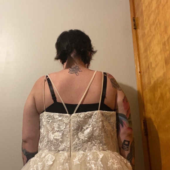 Beautiful Custom Wedding Dress - Picture 6 of 7